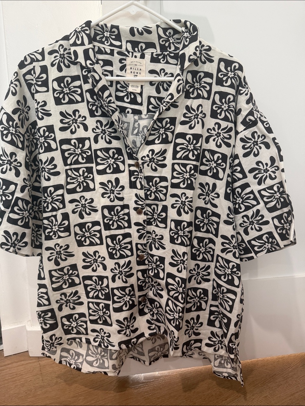 Billabong Black and White Floral Tile Short-Sleeve Button-Up Shirt